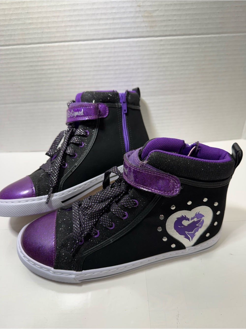 Disney D-signed Royalty Rules Descendants  High-Top Sneakers in Black & Purple